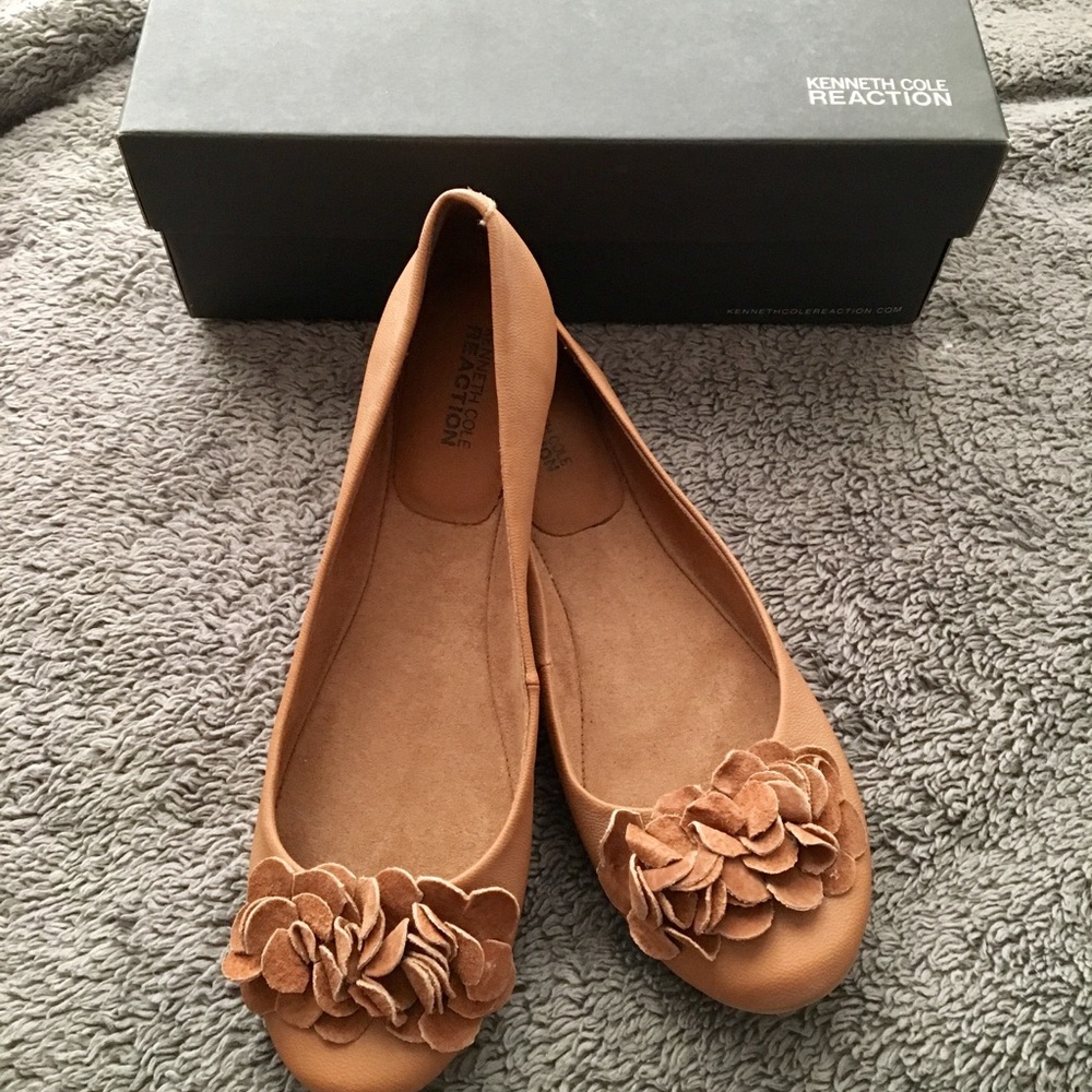 Kenneth Cole Reaction Flats
